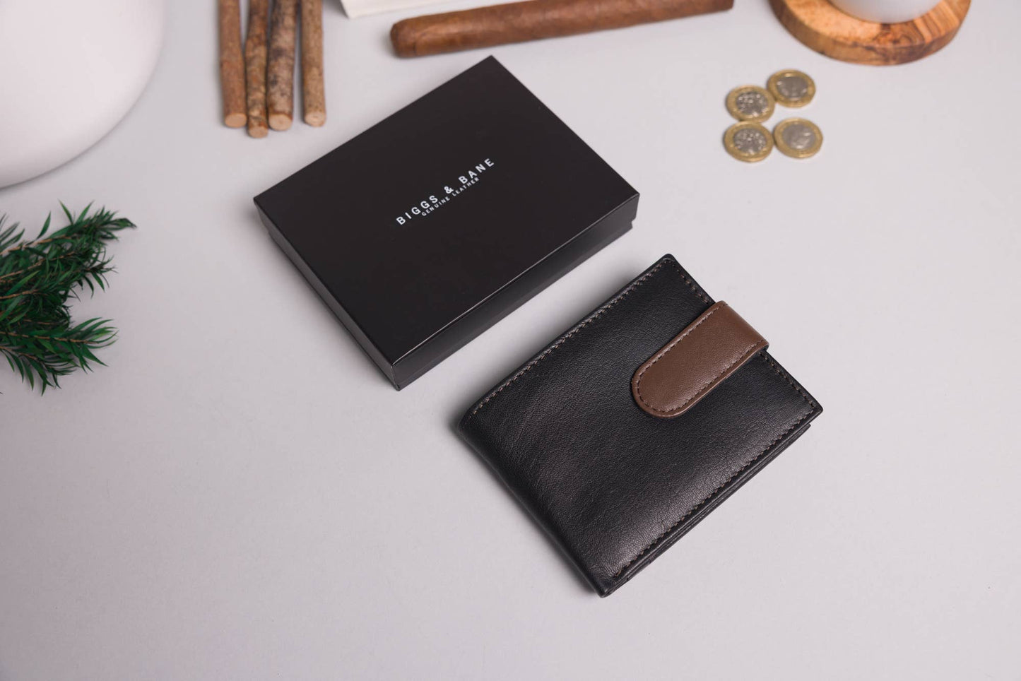Biggs & Bane Men's Bifold Black & Dark Brown Leather Wallet With Large External Coins Pocket With Gusset