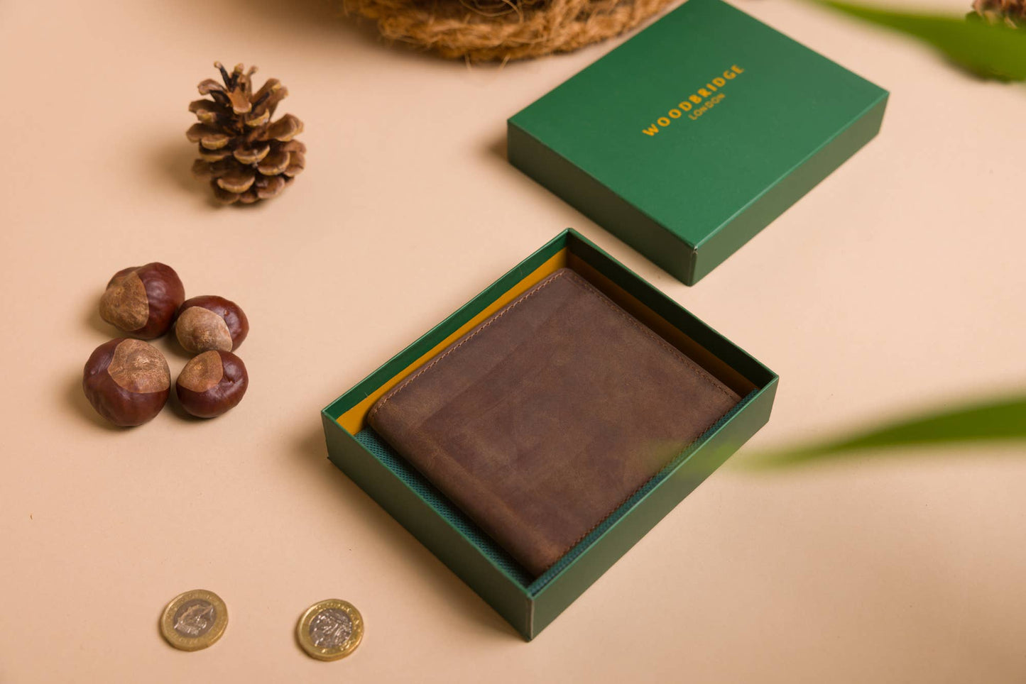 Woodbridge Men's Bifold Rustic Brown Leather Wallet