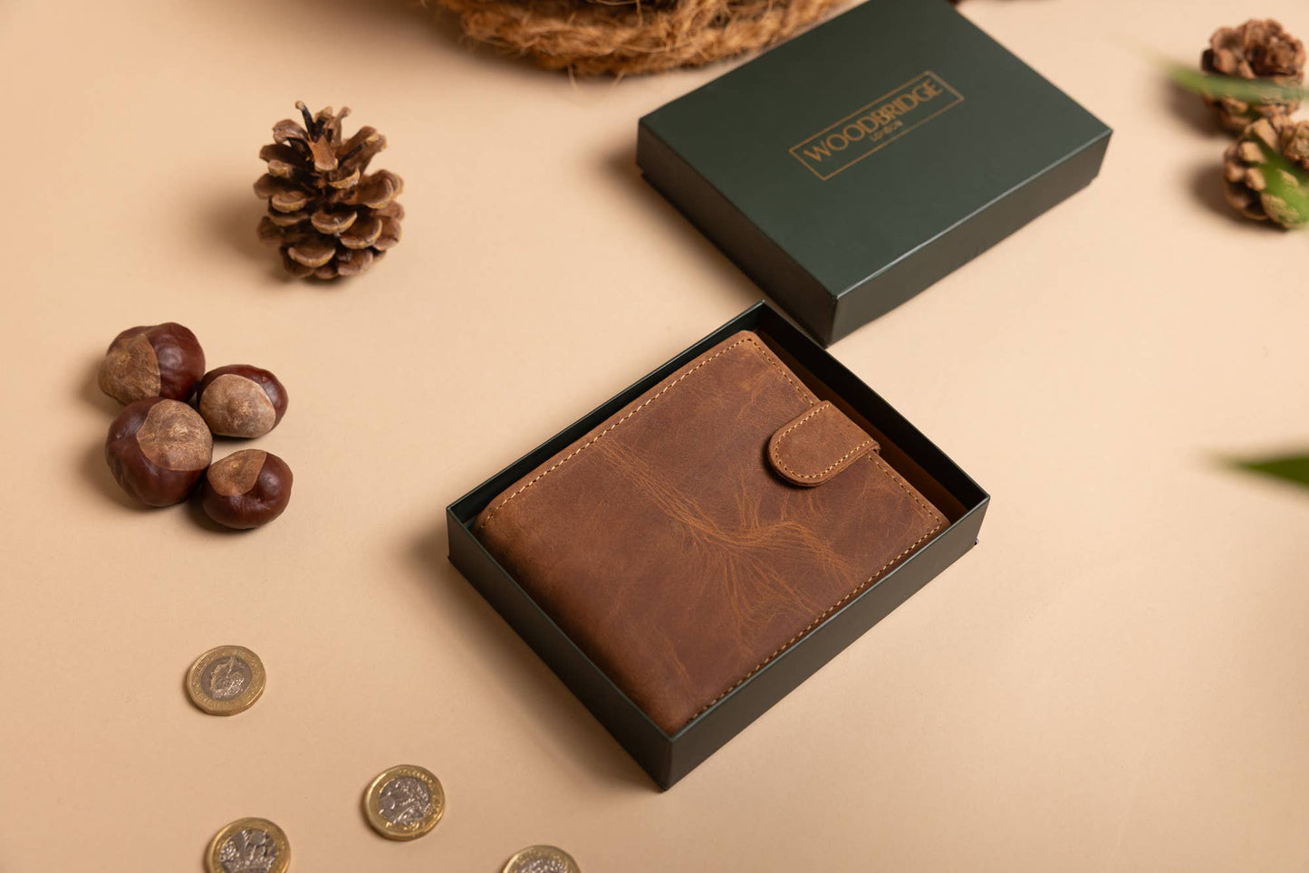 Woodbridge Men's Bifold Cognac Brown Leather Wallet With Multiple Card Slots