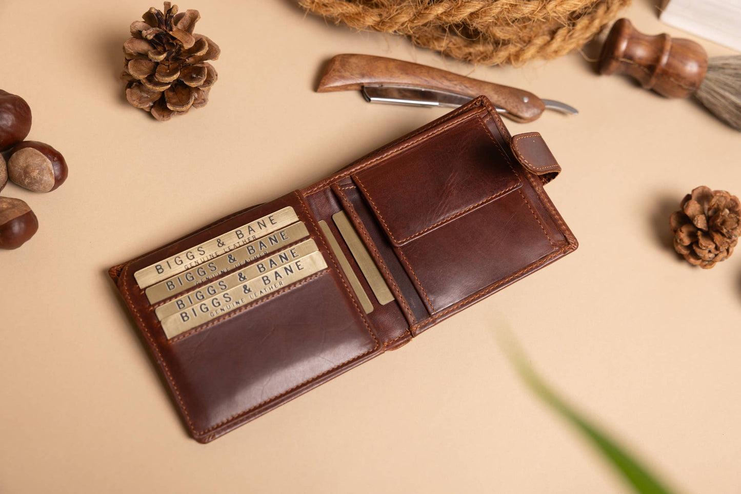 Woodbridge Men's Bifold Dark Tan Leather Wallet With Coin Pocket