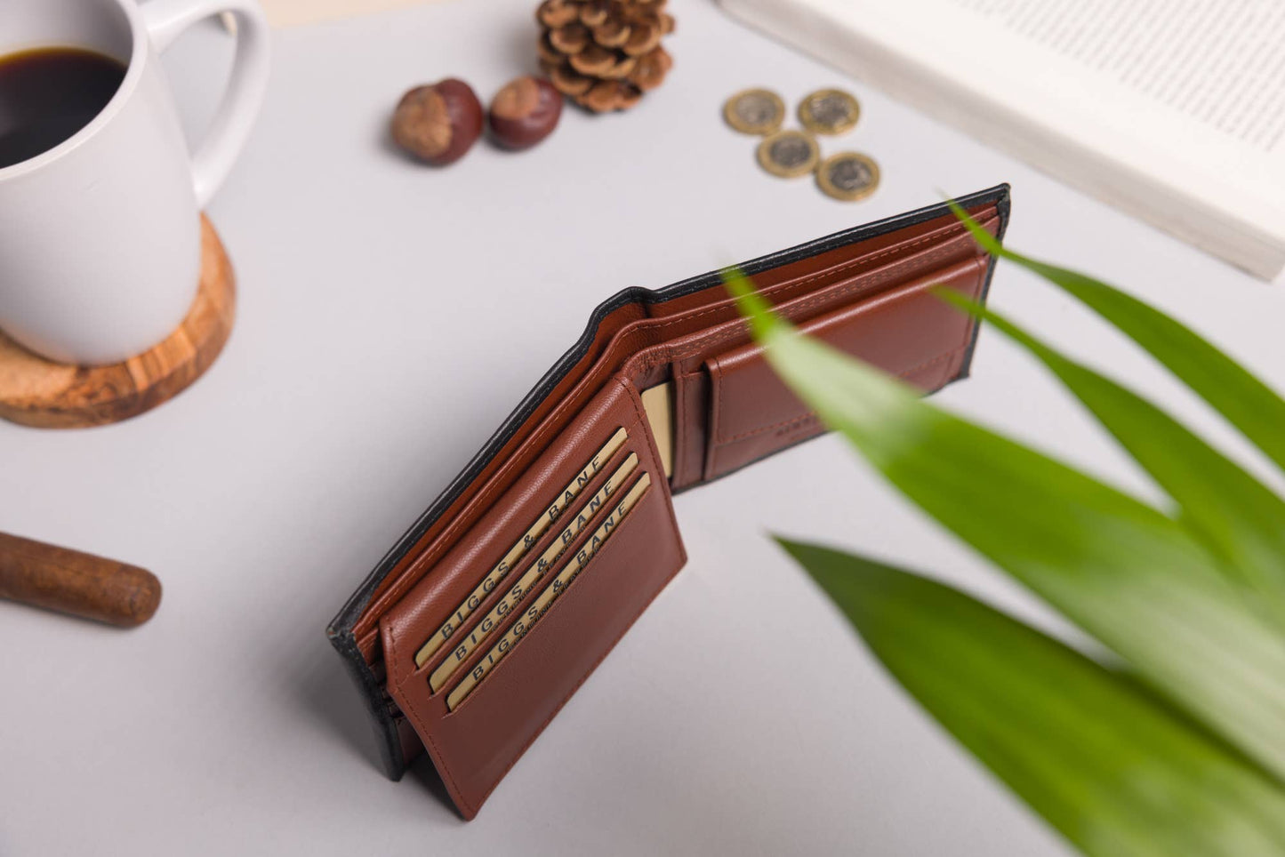 Biggs & Bane Men's Bifold Black & Brown Leather Wallet
