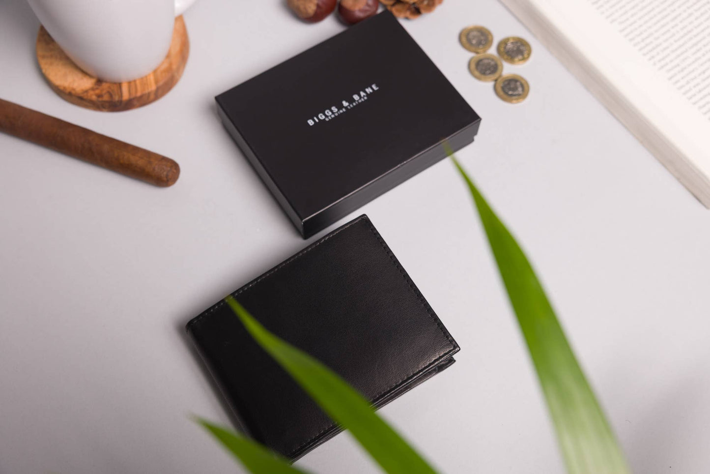 Biggs & Bane Men's Bifold Black & Brown Leather Wallet