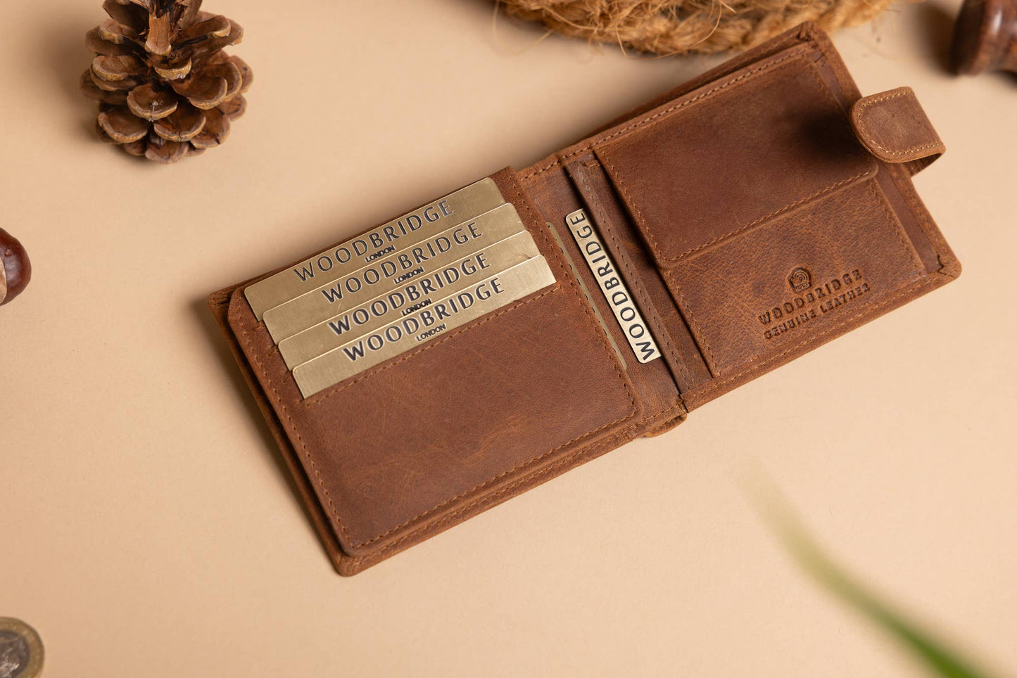 Woodbridge Men's Bifold Cognac Brown Leather Wallet With Coin Pocket