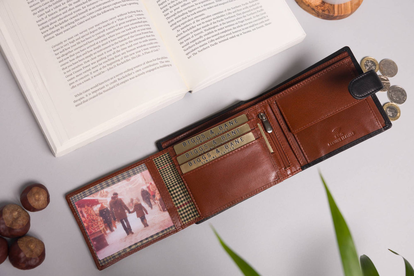 Woodbridge Men's Bifold Black & Brown Leather Wallet