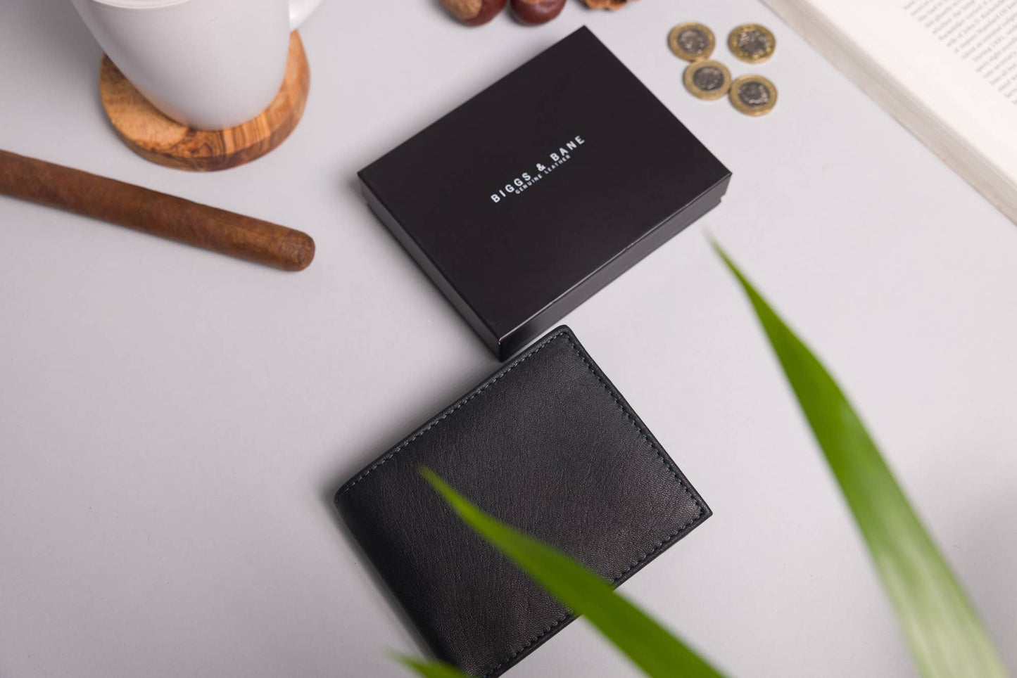 Biggs & Bane Men's Bifold Black & Navy Leather Wallet With Large Zip Coin Pocket