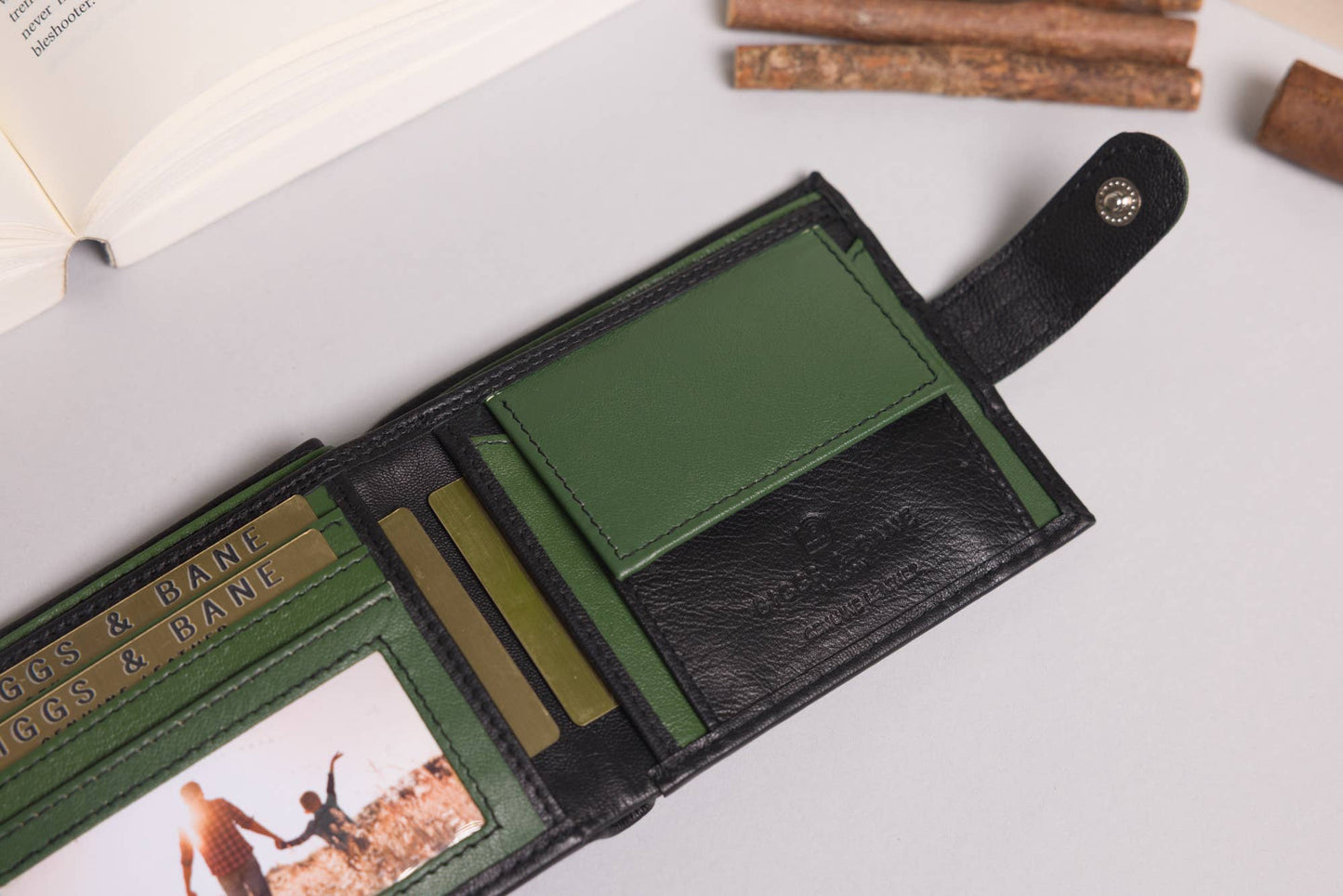 Biggs & Bane Men's Bifold Black & Green Leather Wallet With Tab Coin Pocket