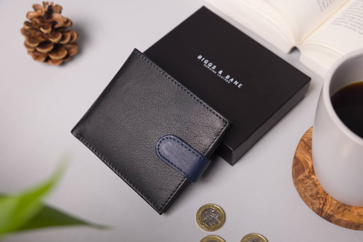 Biggs & Bane Men's Bifold Black & Navy Leather Wallet With Tab Coin Pocket