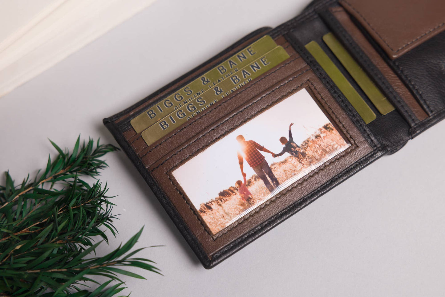 Biggs & Bane Men's Bifold Black & Dark Brown Leather Wallet With Tab Coin Pocket