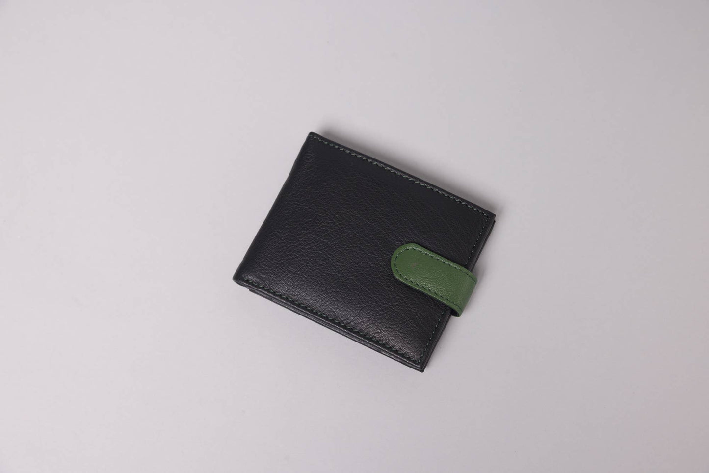 Biggs & Bane Men's Bifold Black & Green Leather Wallet With Tab Coin Pocket