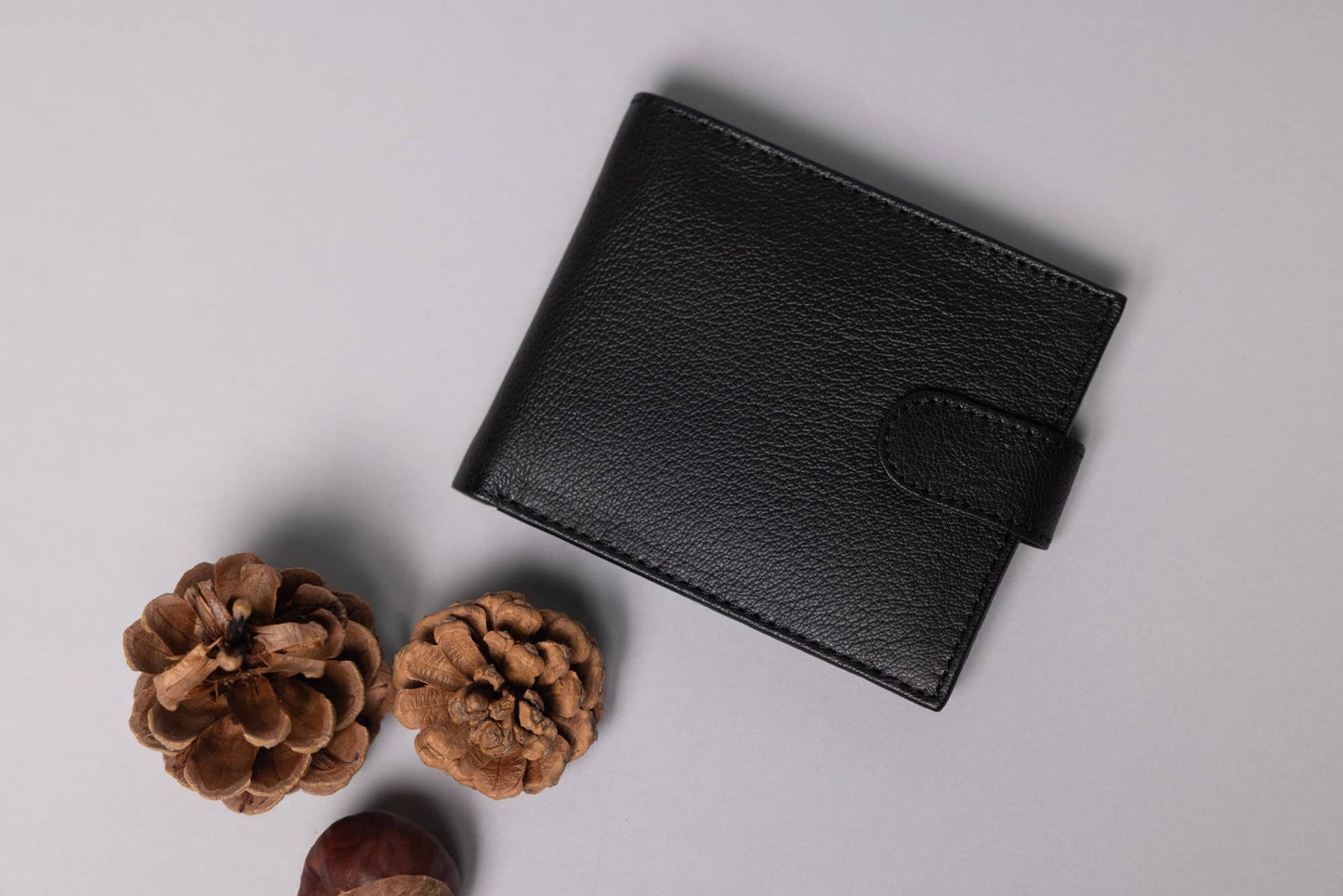 Biggs & Bane Men's Bifold Black Leather Wallet With Zip Coin Pocket