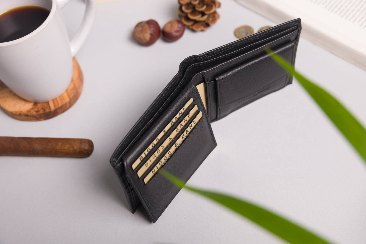 Biggs & Bane Men's Bifold Black Leather Wallet