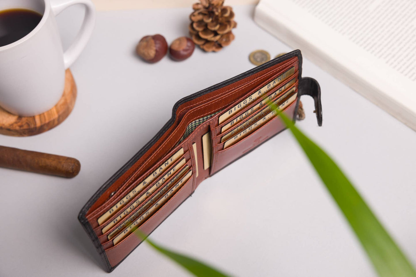 Biggs & Bane Men's Bifold Black & Brown Leather Wallet