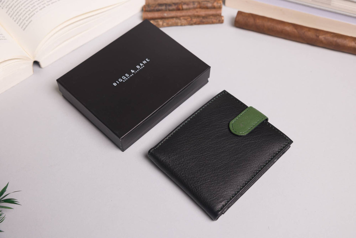 Biggs & Bane Men's Bifold Black & Green Leather Wallet With Tab Coin Pocket