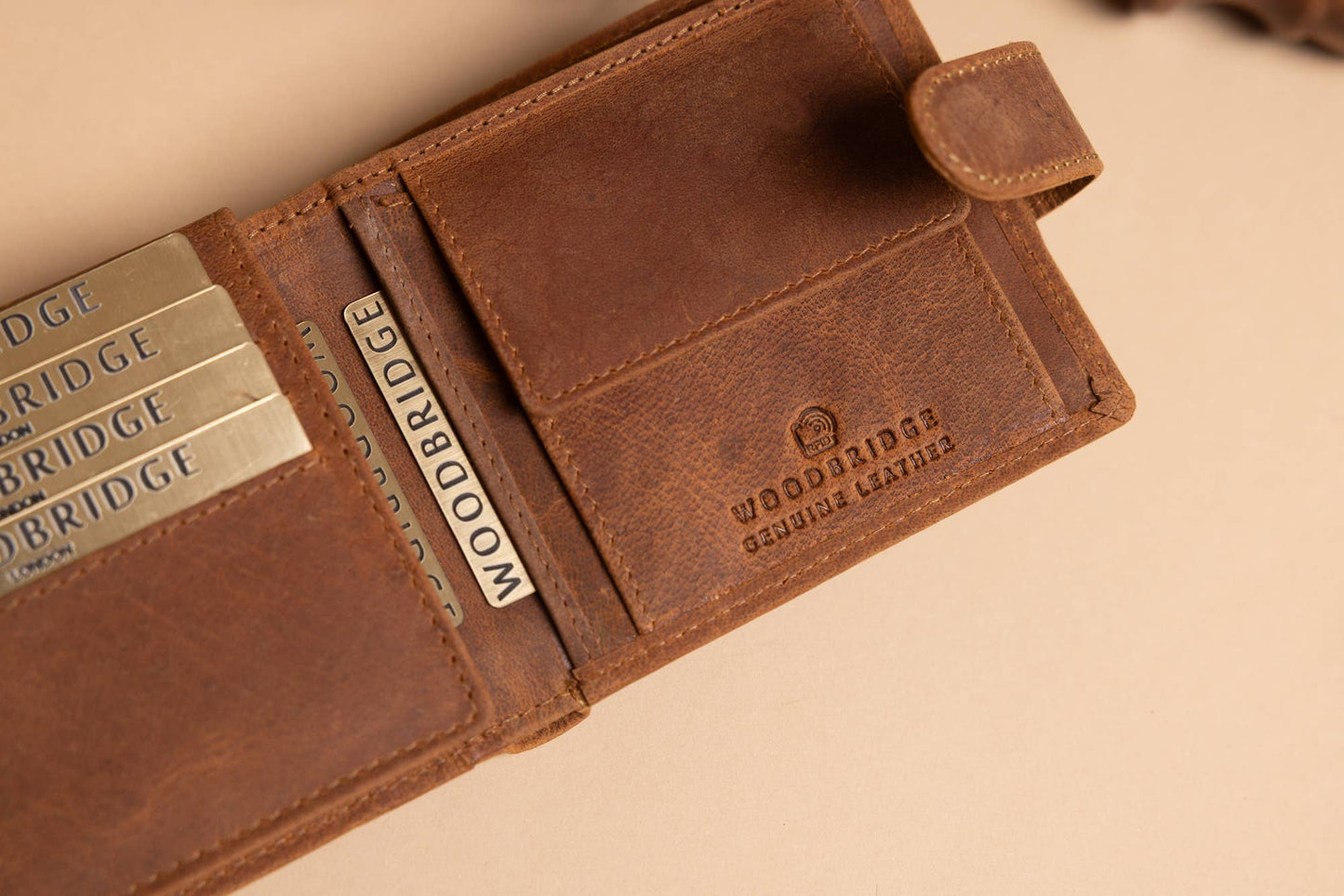 Woodbridge Men's Bifold Cognac Brown Leather Wallet With Coin Pocket