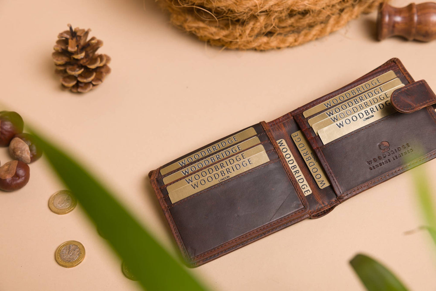 Woodbridge Men's Bifold Brown Oily Leather Wallet