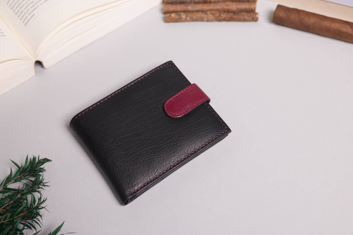 Biggs & Bane Men's Bifold Black & Burgundy Leather Wallet With Tab Coin Pocket