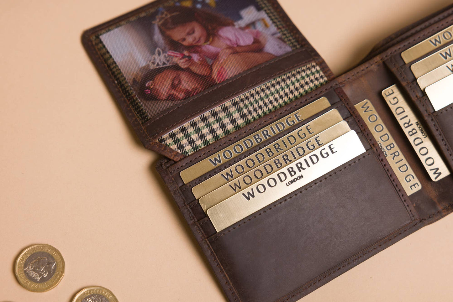 Woodbridge Men's Bifold Rustic Brown Leather Wallet