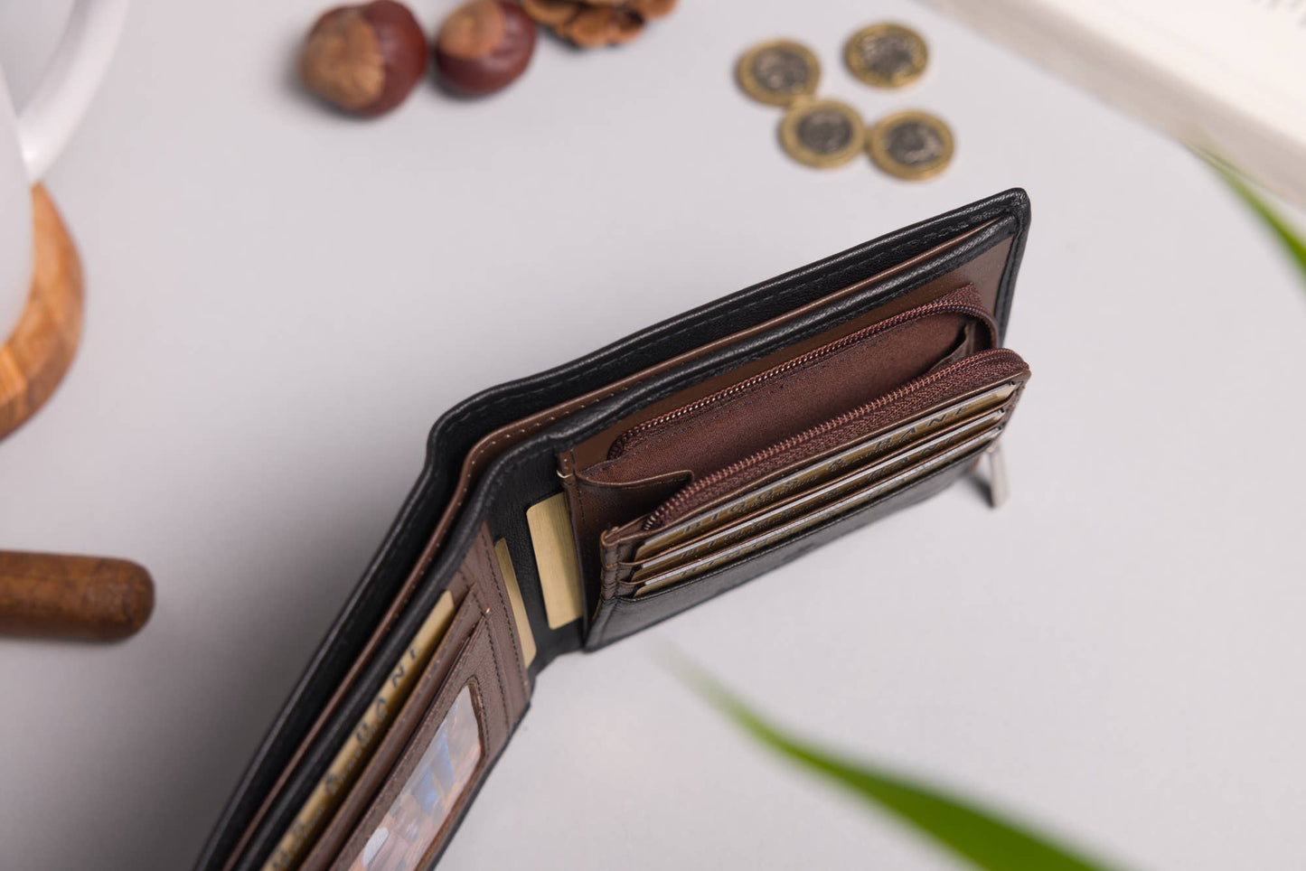 Biggs & Bane Men's Bifold Black & Dark Brown Leather Wallet With Large Zip Coin Pocket