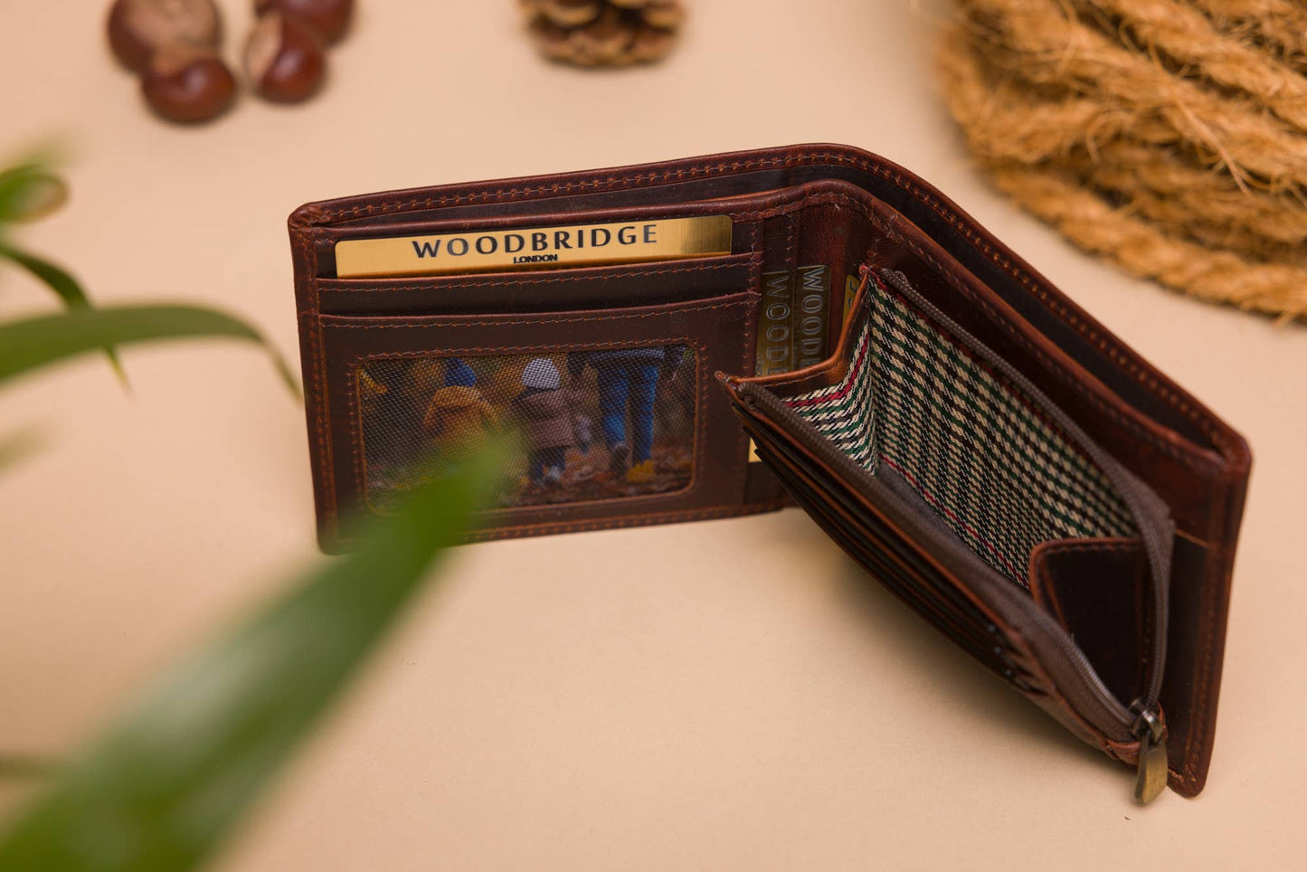 Woodbridge Men's Bifold Brown Oily Leather Wallet