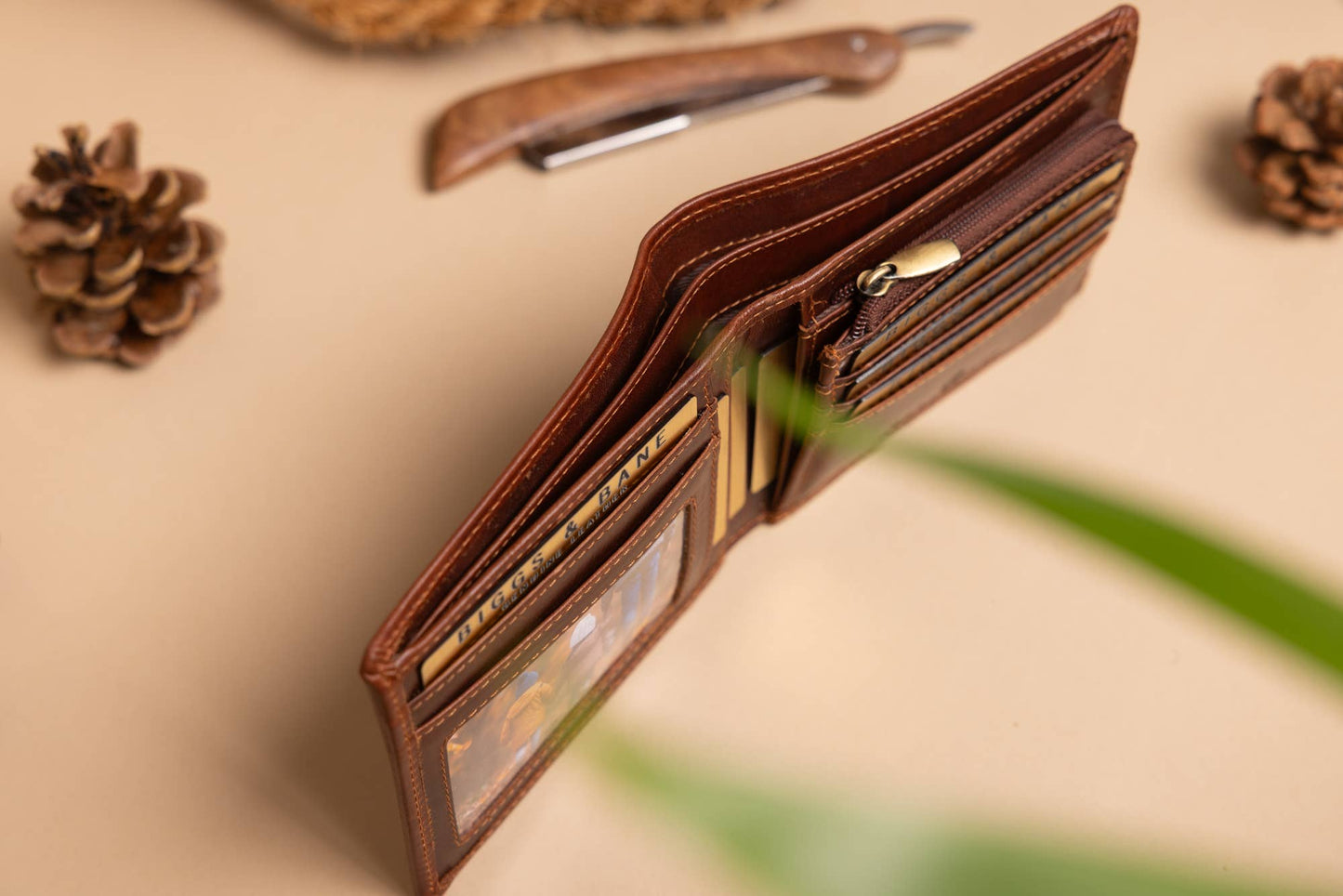 Woodbridge Men's Bifold Dark Tan Leather Wallet With Big Coin Pocket