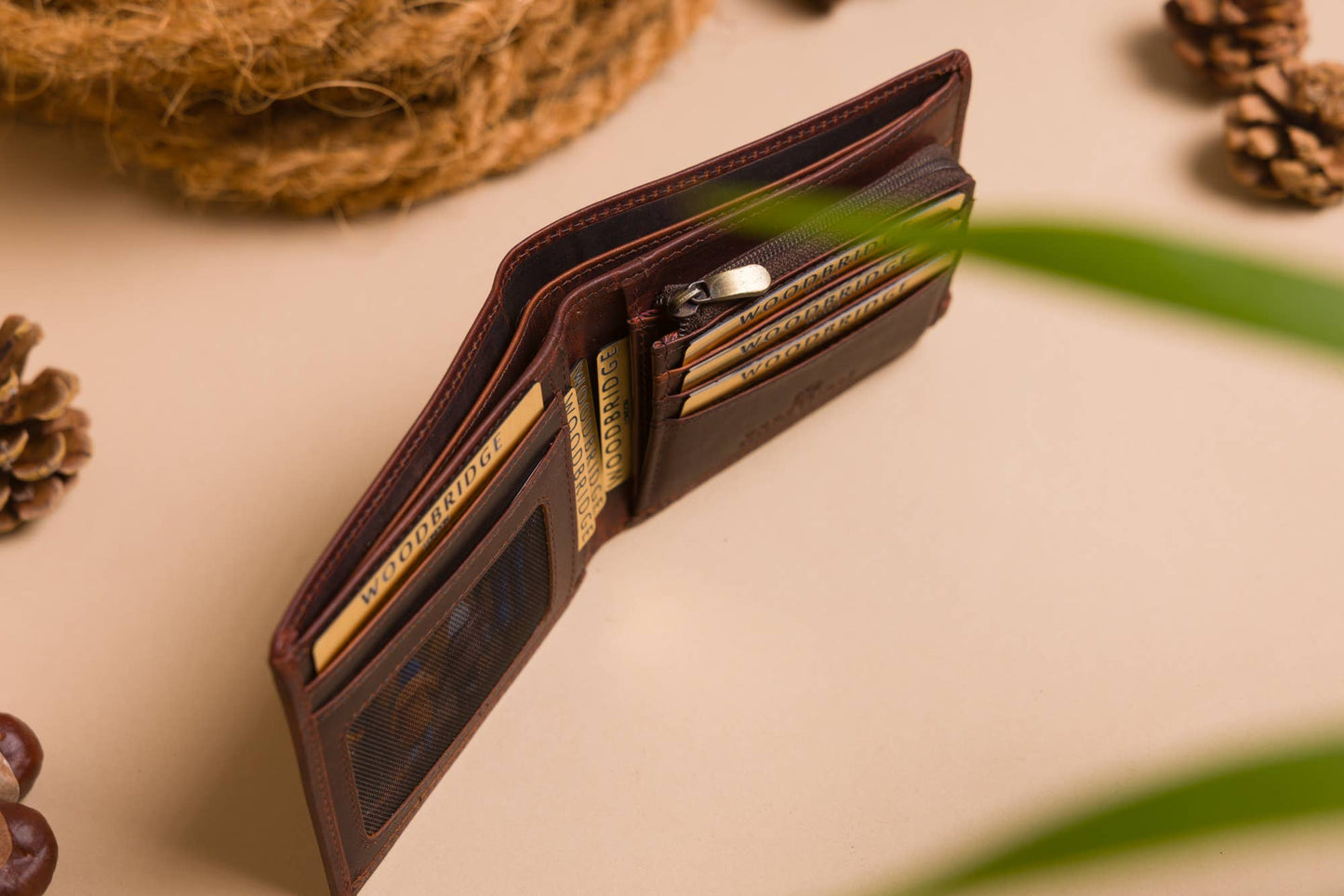 Woodbridge Men's Bifold Brown Oily Leather Wallet
