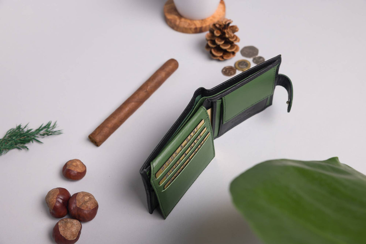 Biggs & Bane Men's Bifold Black & Green Leather Wallet With Tab Coin Pocket