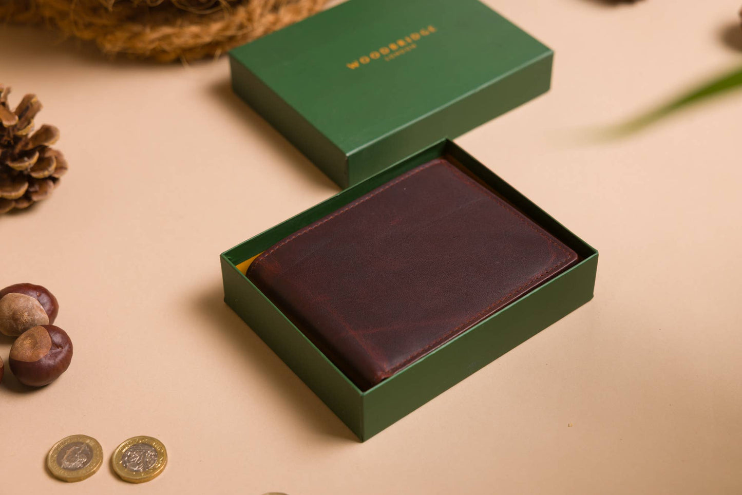 Woodbridge Men's Bifold Brown Oily Leather Wallet