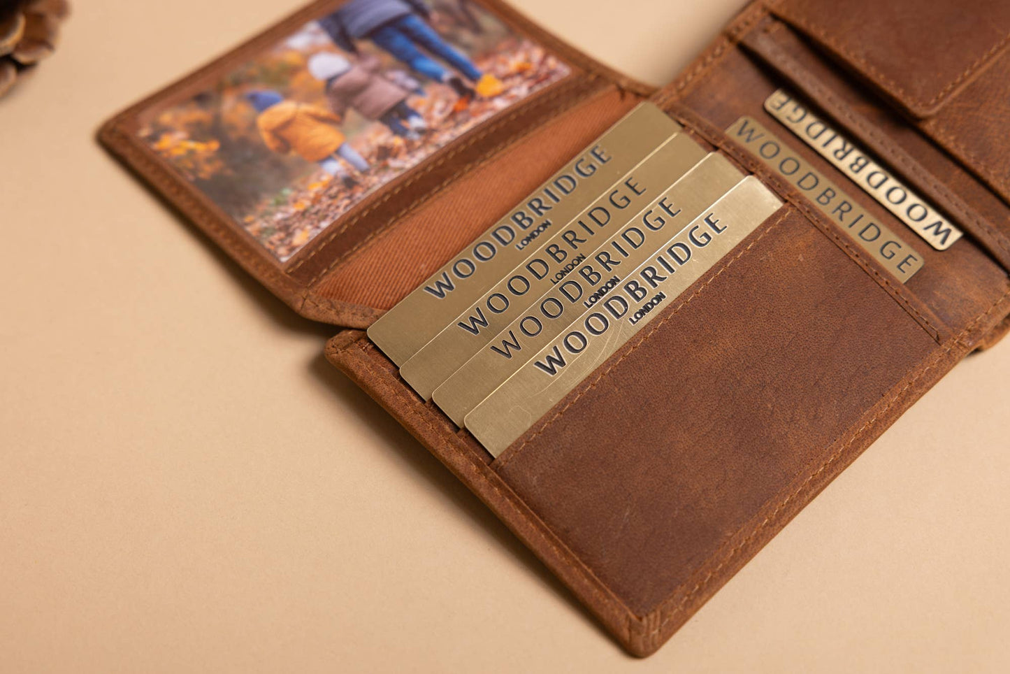 Woodbridge Men's Bifold Cognac Brown Leather Wallet With Coin Pocket