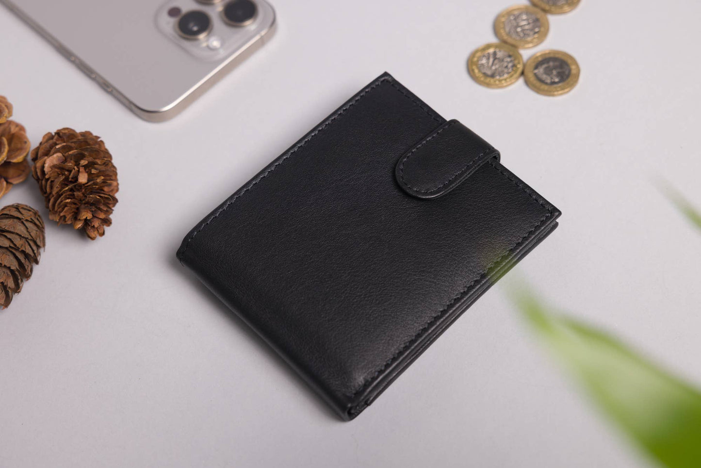 Biggs & Bane Men's Bifold Black Leather Wallet With Tab Coin Pocket