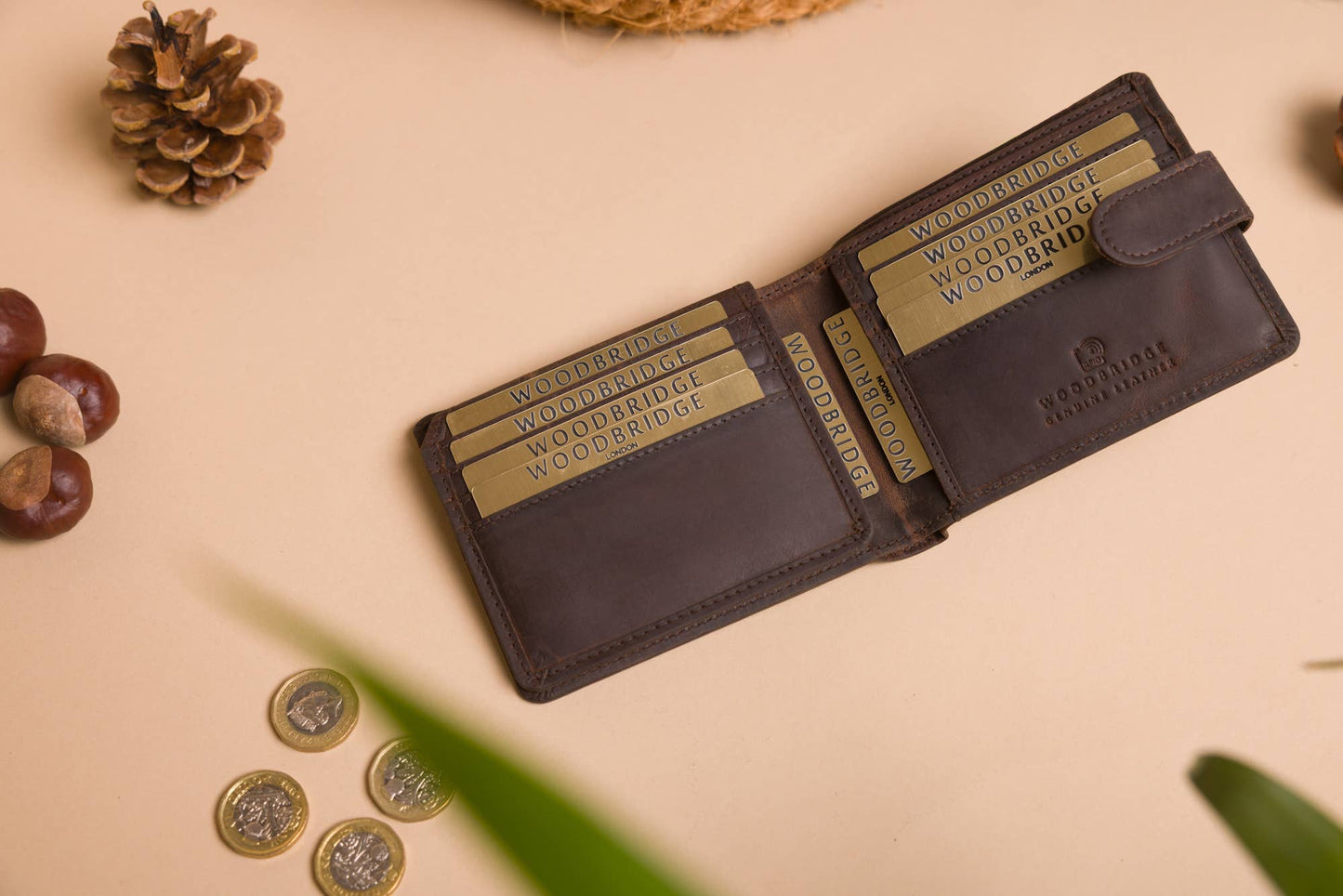 Woodbridge Men's Bifold Rustic Brown Leather Wallet