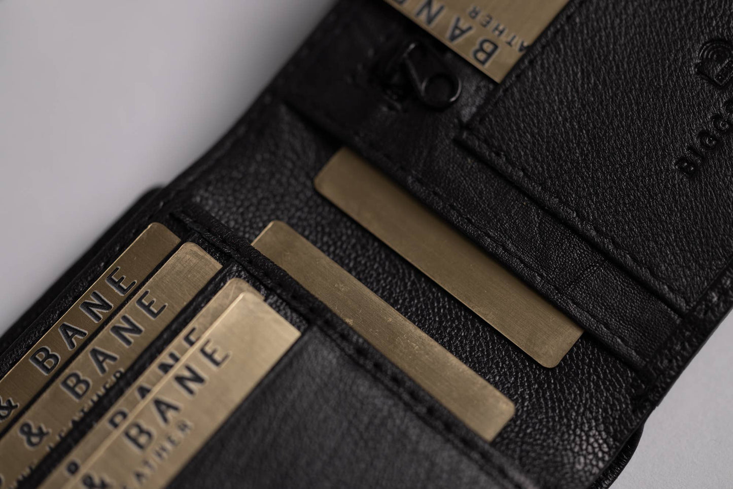 Biggs & Bane Men's Bifold Black Leather Wallet With Zip Coin Pocket