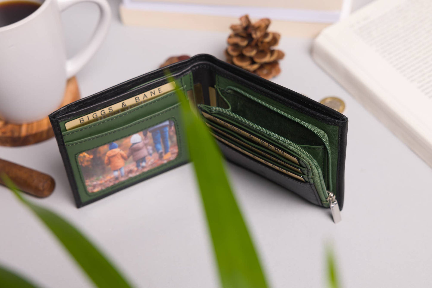 Biggs & Bane Men's Bifold Black & Green Leather Wallet With Large Zip Coin Pocket