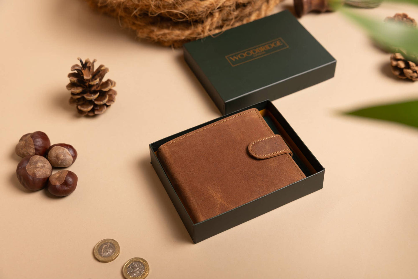 Woodbridge Men's Bifold Cognac Brown Leather Wallet With Coin Pocket