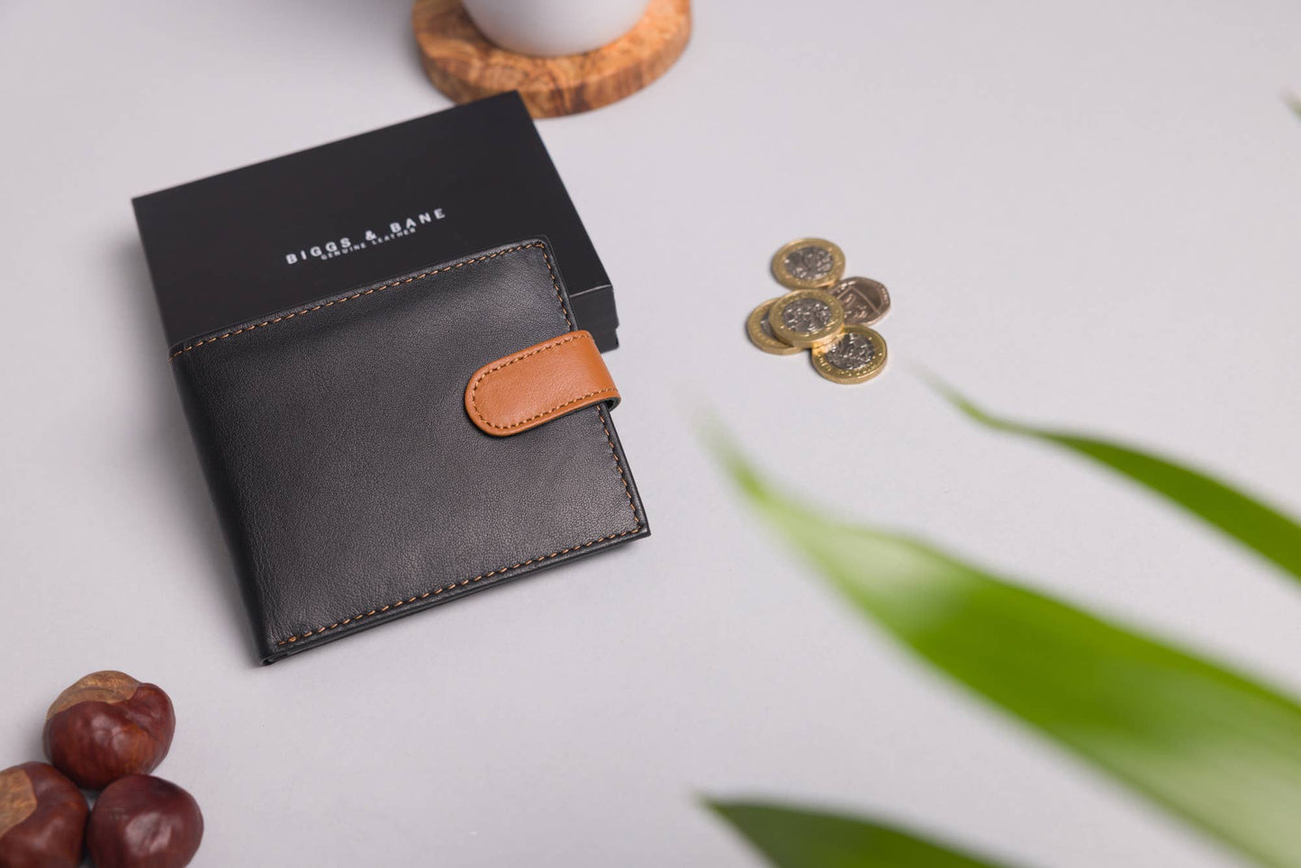 Biggs & Bane Men's Bifold Black & Tan Leather Wallet With Tab Coin Pocket