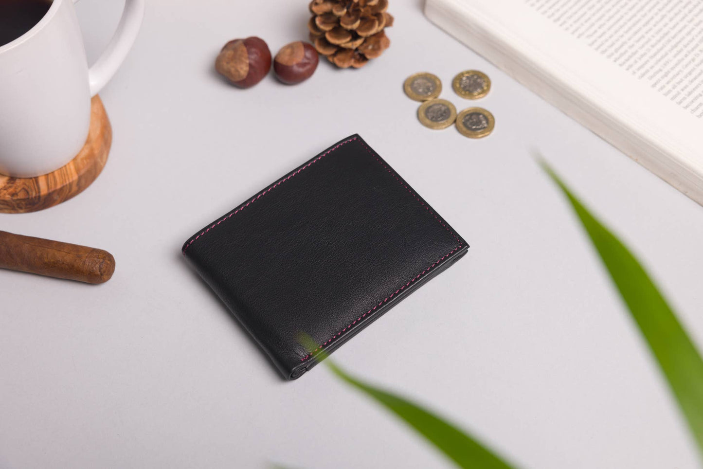 Biggs & Bane Men's Bifold Black & Burgundy Leather Wallet With Large Zip Coin Pocket