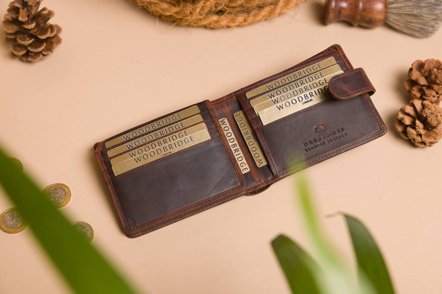 Woodbridge Men's Bifold Brown Oily Leather Wallet