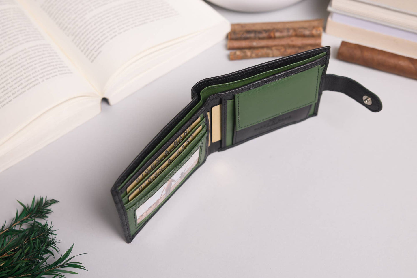 Biggs & Bane Men's Bifold Black & Green Leather Wallet With Tab Coin Pocket