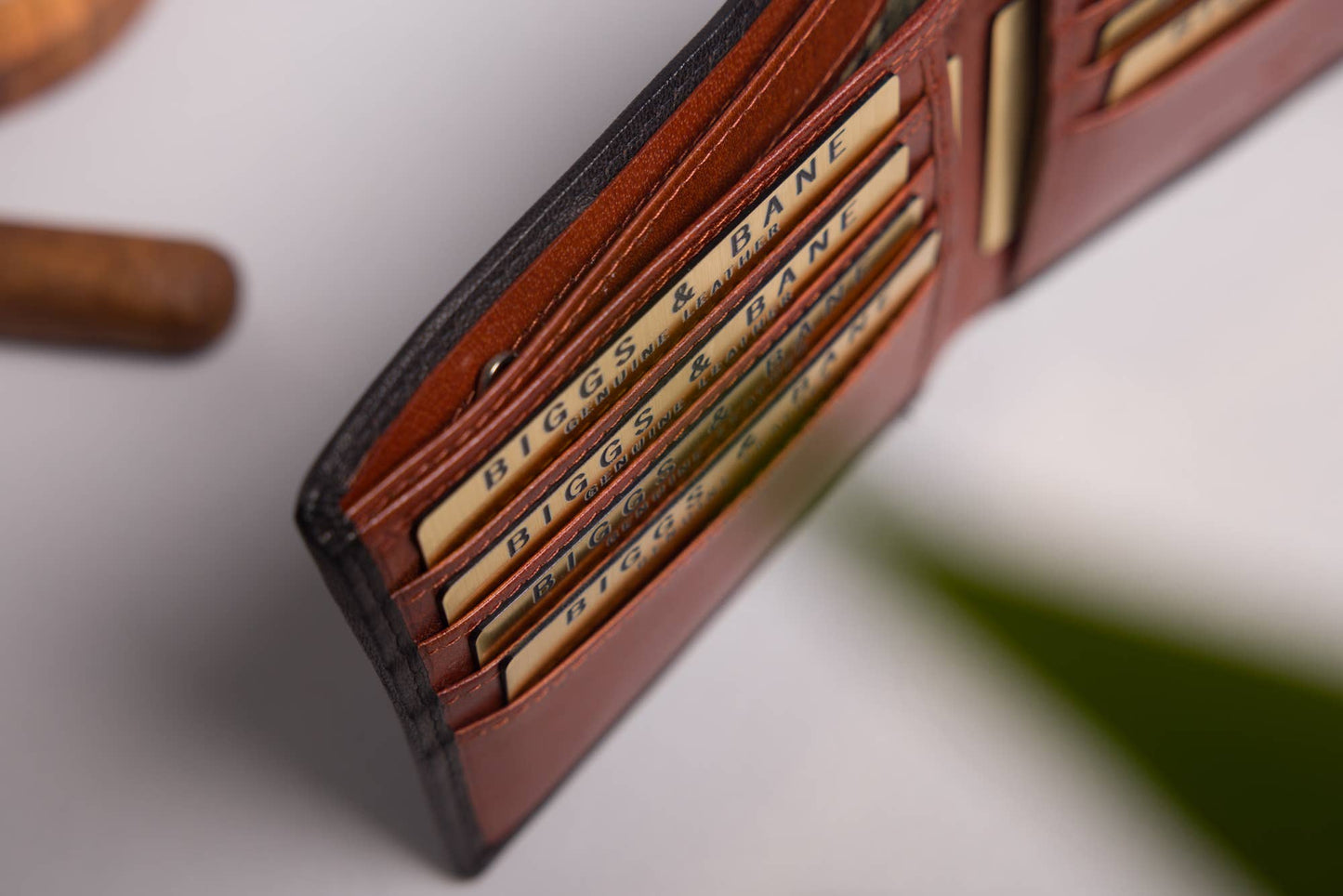 Biggs & Bane Men's Bifold Black & Brown Leather Wallet
