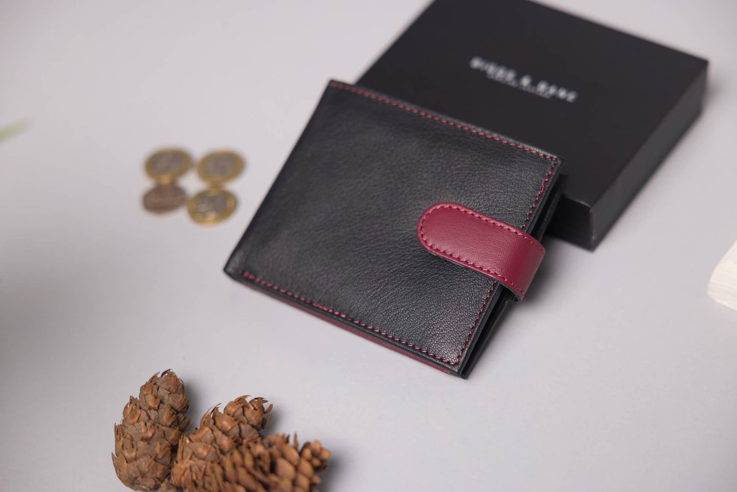 Biggs & Bane Men's Bifold Black &  Burgundy Leather Wallet With Tab Coin Pocket