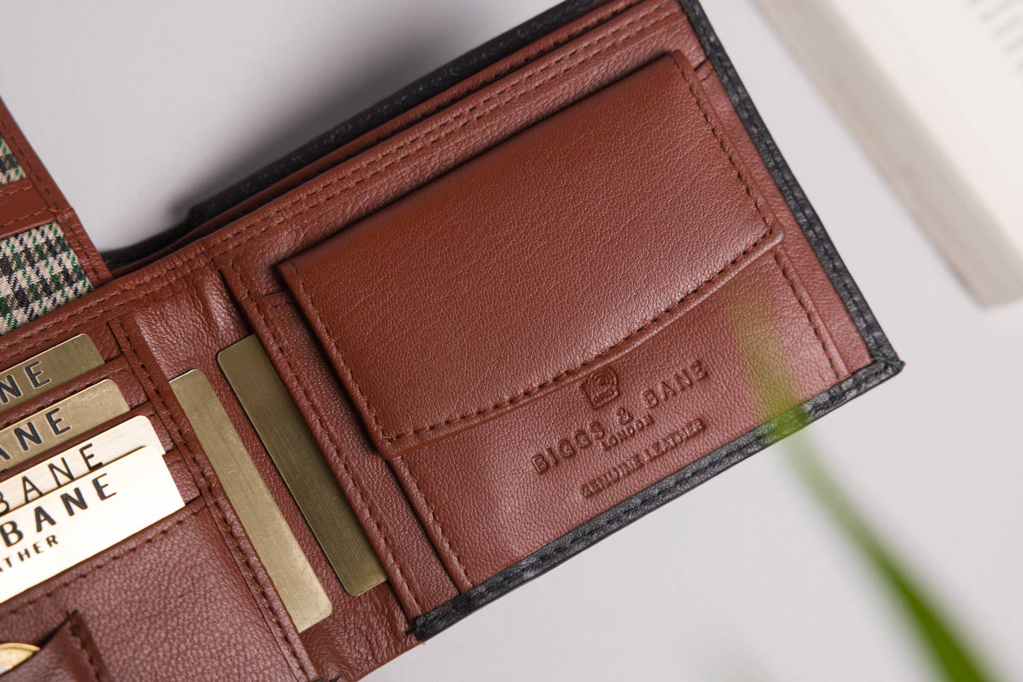 Biggs & Bane Men's Bifold Black & Brown Leather Wallet