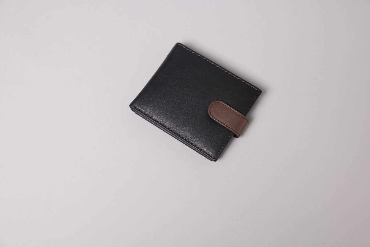 Biggs & Bane Men's Bifold Black & Dark Brown Leather Wallet With Tab Coin Pocket