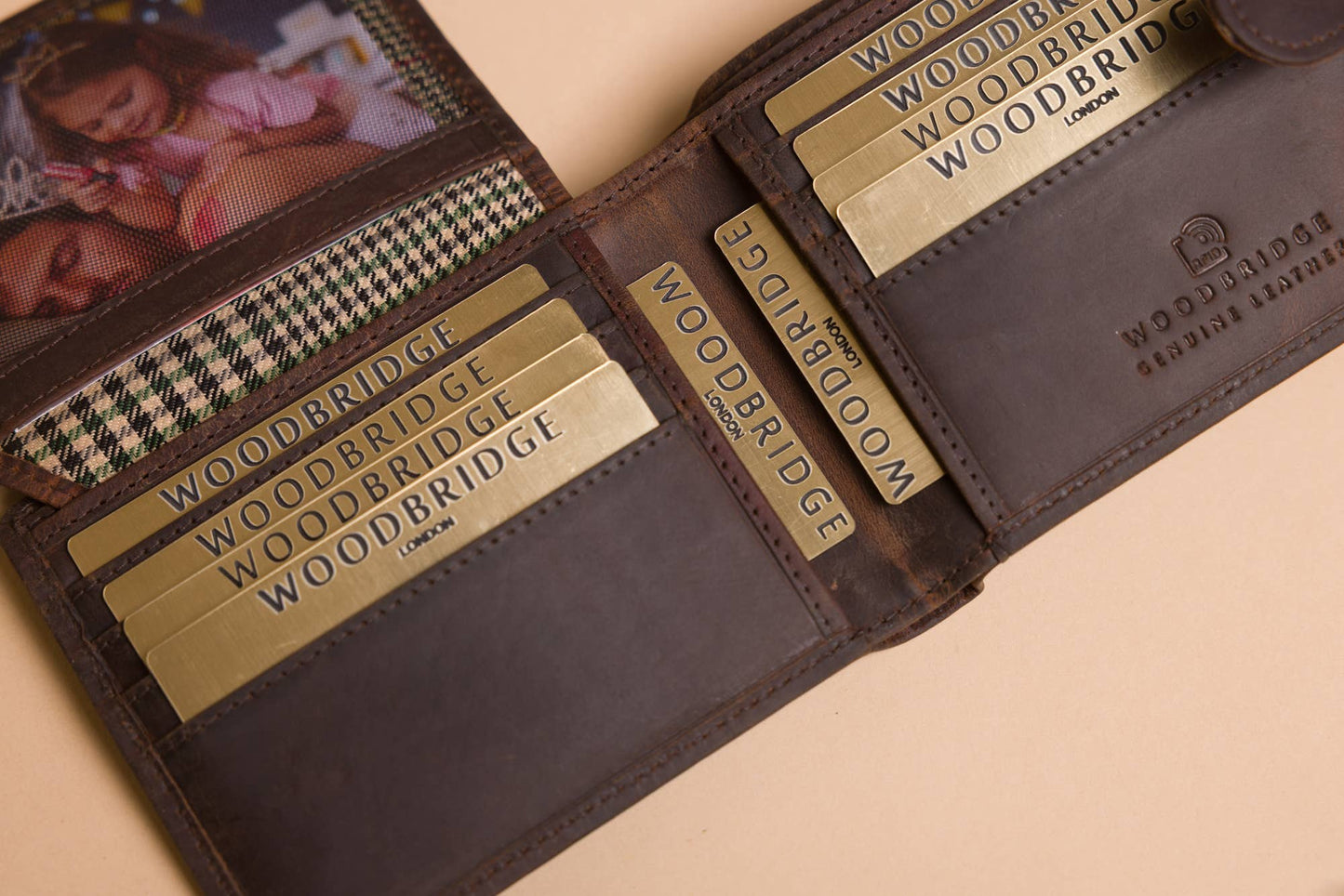 Woodbridge Men's Bifold Rustic Brown Leather Wallet