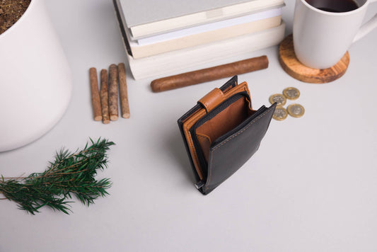 Men's Bifold Black & Tan Leather Wallet With Large External Coins Pocket With Gusset 24